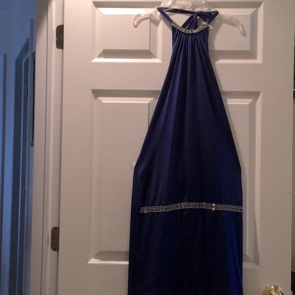 Halter dress - Picture 1 of 1